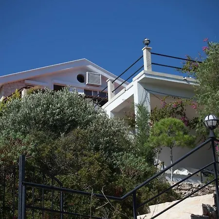 Escalade Iii Vila *