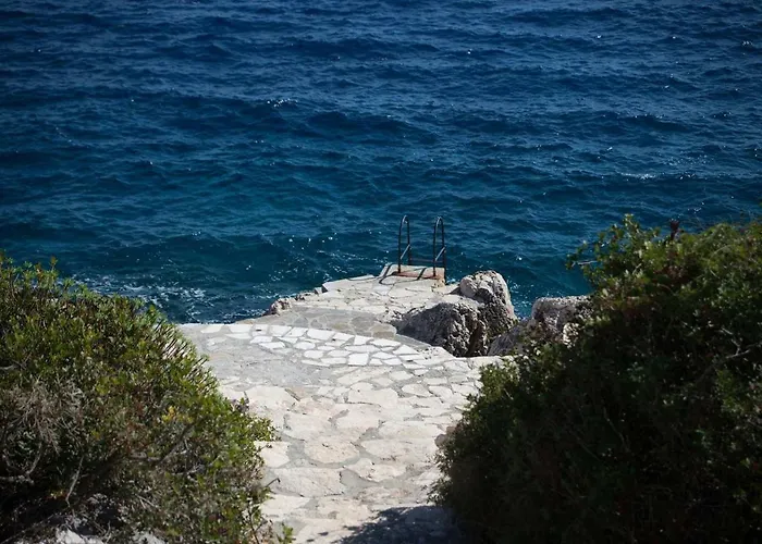 Escalade Iii Villa Kas